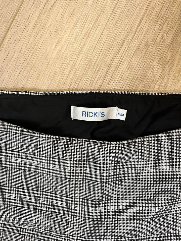 RICKI’S Grey Plaid Ankle Crop Pants - Size M - photo 3