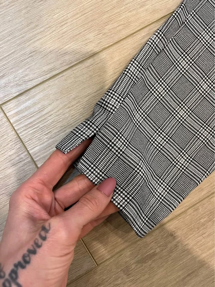 RICKI’S Grey Plaid Ankle Crop Pants - Size M - photo 5