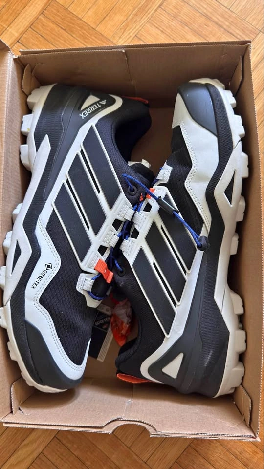 Adidas skychaser gore-tex