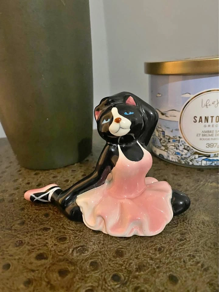 Vintage (80s) Ballerina Tuxedo Cat