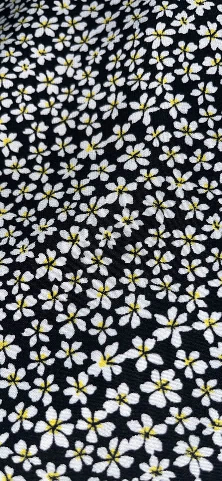 Forever 21 Flowy Daisy Tank Top Blouse - photo 3