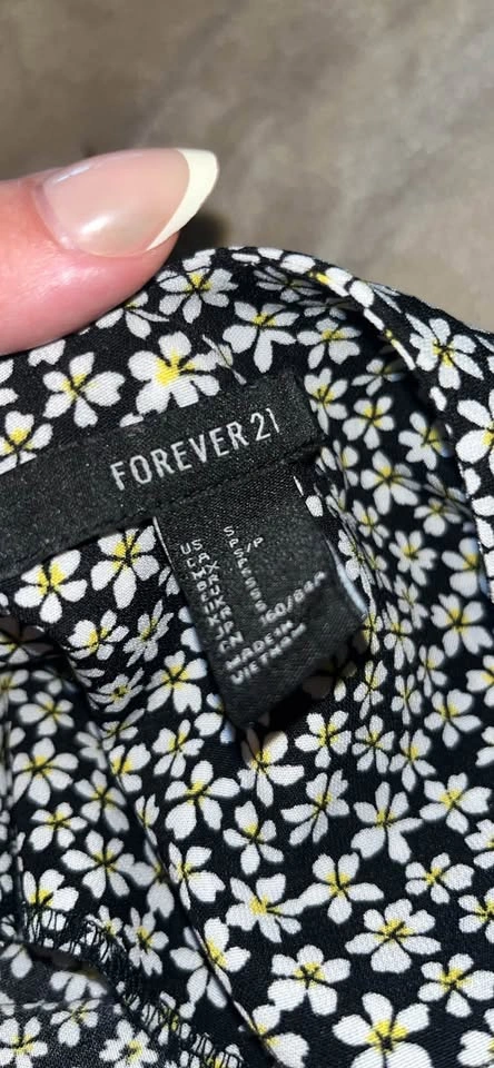 Forever 21 Flowy Daisy Tank Top Blouse - photo 4