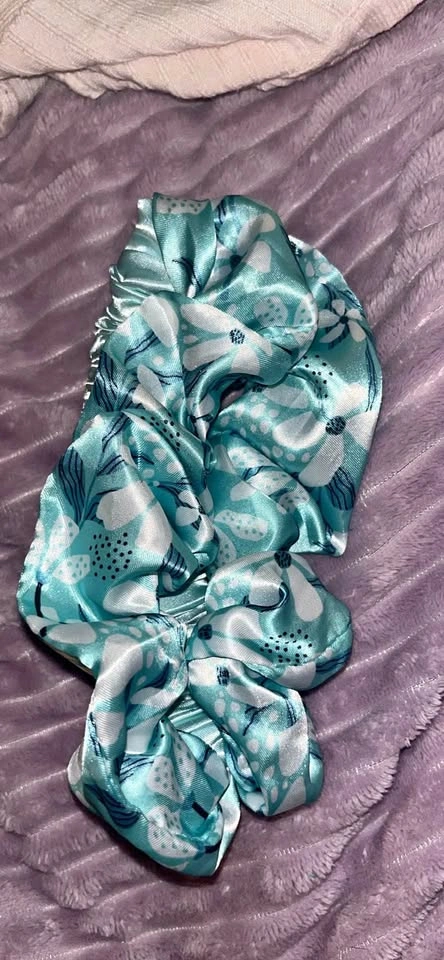 Heatless Curl Ribbon Scrunchie