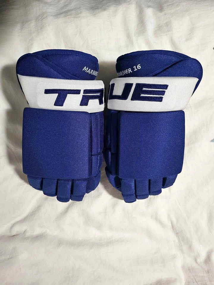 Mitch Marner Pro Stock Hockey Gloves (Toronto Maple Leafs)