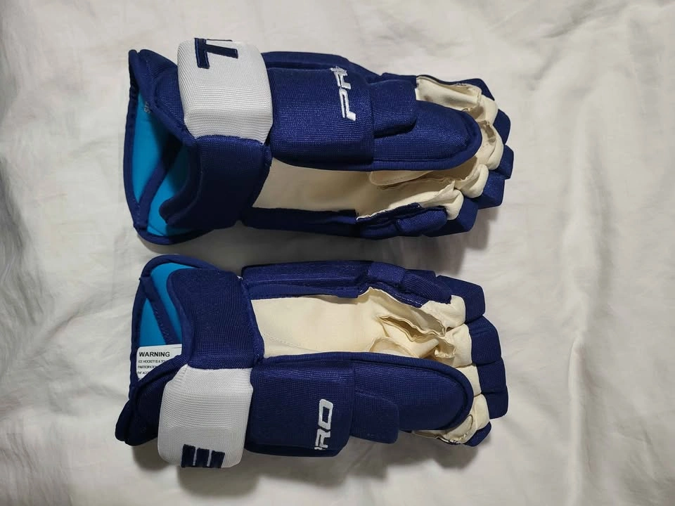 Mitch Marner Pro Stock Hockey Gloves (Toronto Maple Leafs) - photo 4