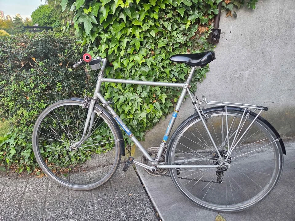 Silver Raleigh Bicycle - photo 2