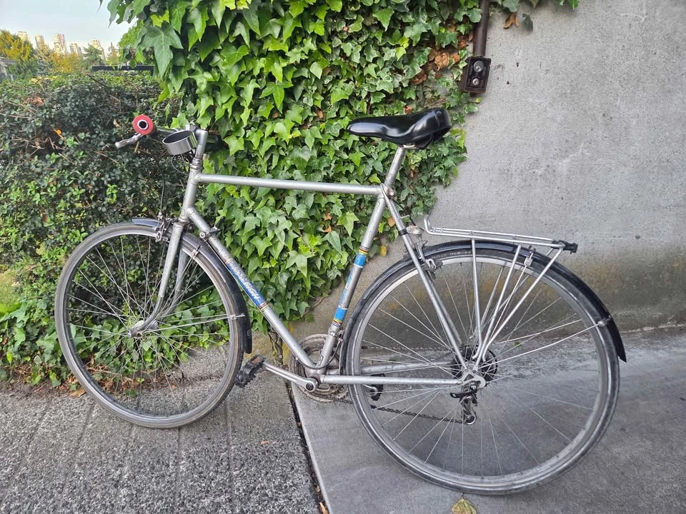 Silver Raleigh Bicycle - photo 3