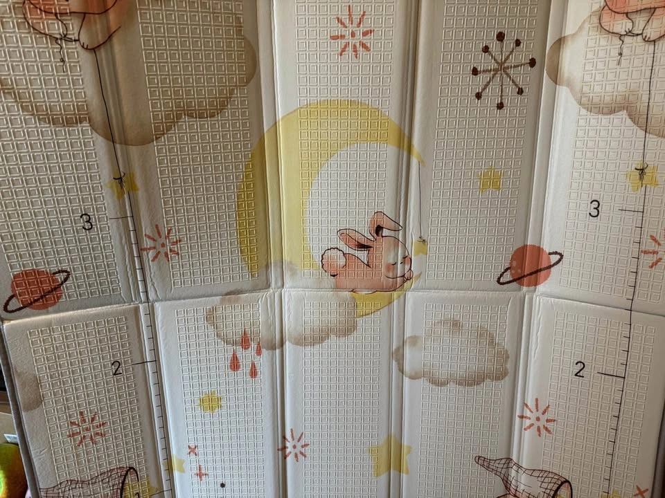 New Joypony 47”x47” baby playmat - photo 3