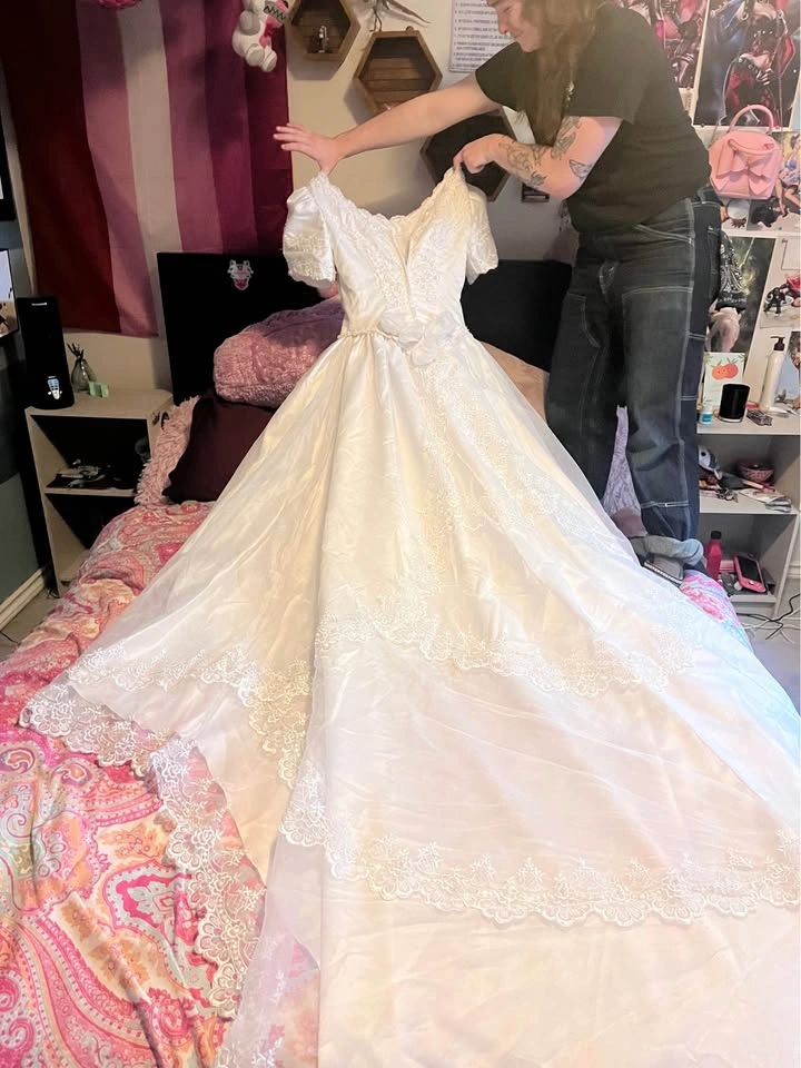 Vintage Wedding Dress, White Satin Ballgown with Lace Train - photo 2