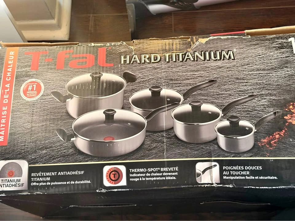 T-fal Hard Titanium 10 Piece Cookware Set New