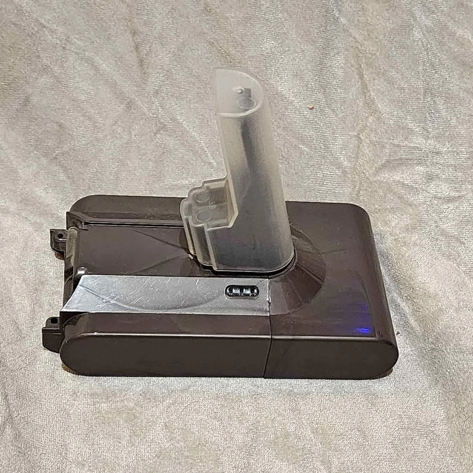 Dyson V7 battery