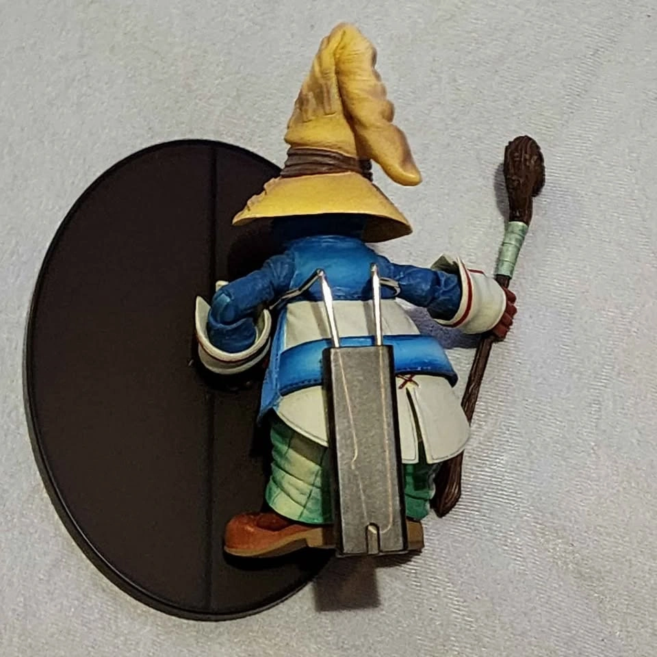 Play Arts Final Fantasy 9 Figure Vivi Ornitier - photo 2