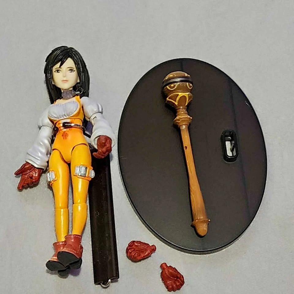 Play Arts Final Fantasy 9 Figure Garnet Til Alexandros