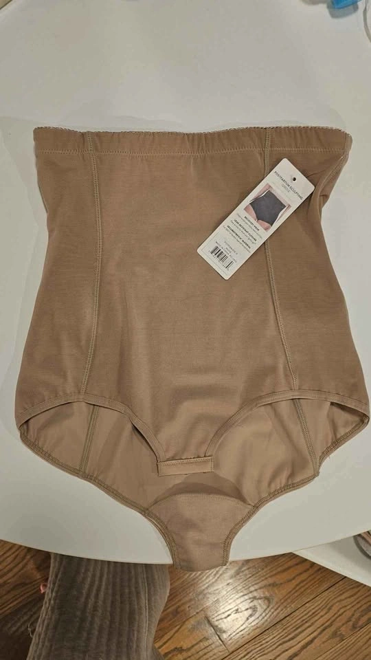 Belly Bandit NWT Girdle Size S 4-6 - Postpartum Support