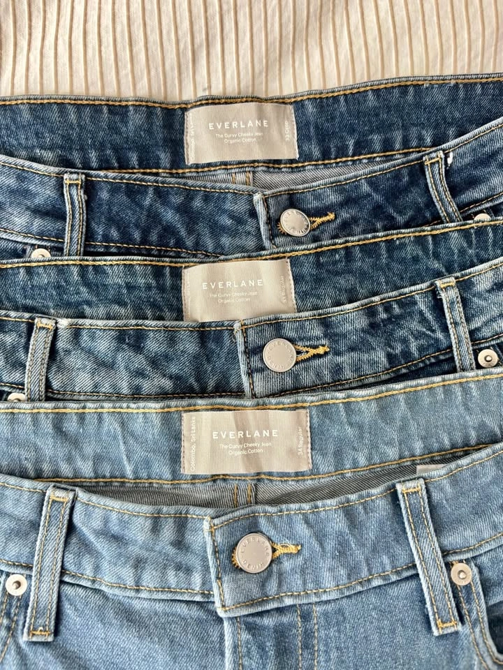 Everlane Curvy Cheeky Organic Cotton Jeans - Sizes 33 & 34 - photo 3