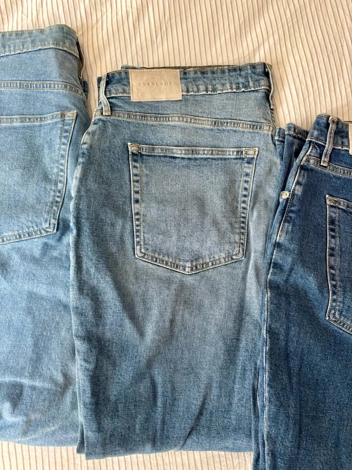 Everlane Curvy Cheeky Organic Cotton Jeans - Sizes 33 & 34 - photo 5