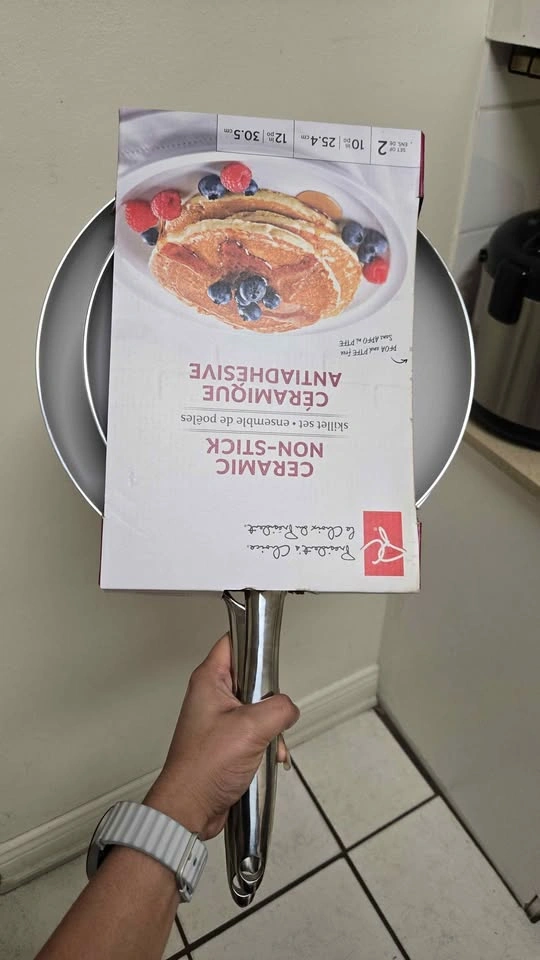 Never used President's Choice Ceramic Non-Stick Skillet Set - photo 4