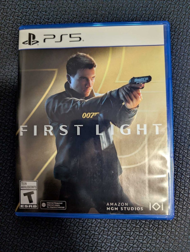 007 First Light (PS5) – Physical Disc