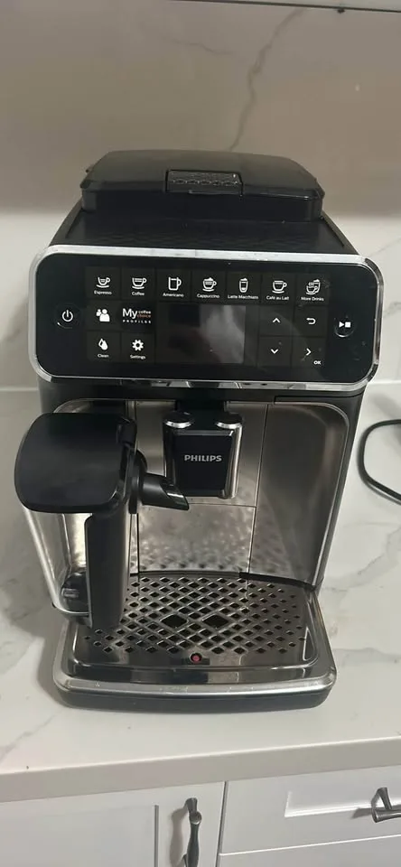 Philips 4300 Espresso Machine - LatteGo, 8 Coffee image indicator(3)