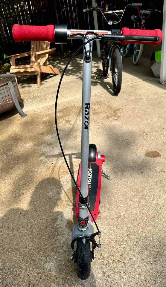 Razor Black Label E100 Electric Scooter - photo 3