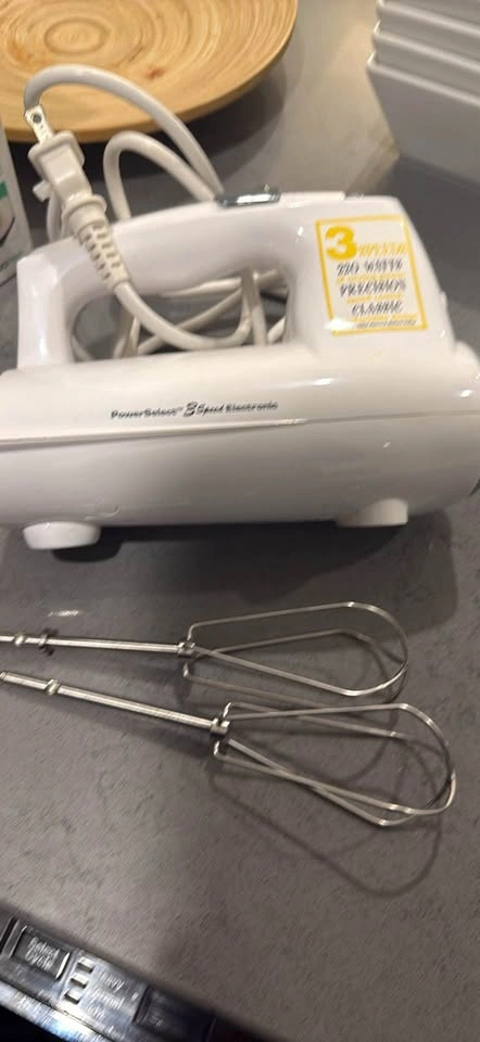Cuisinart PowerSelect 3-Speed Hand Mixer - photo 2