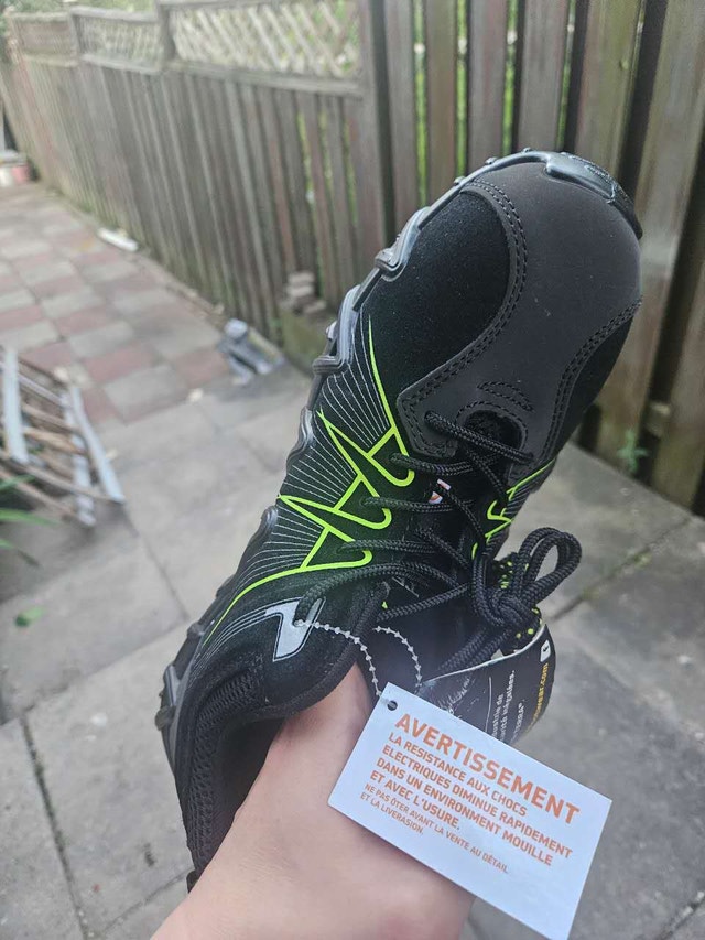 Brand New Safety Shoes – Never Used – Size US 9