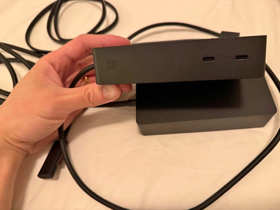 Microsoft Surface dock 2 (USB C)