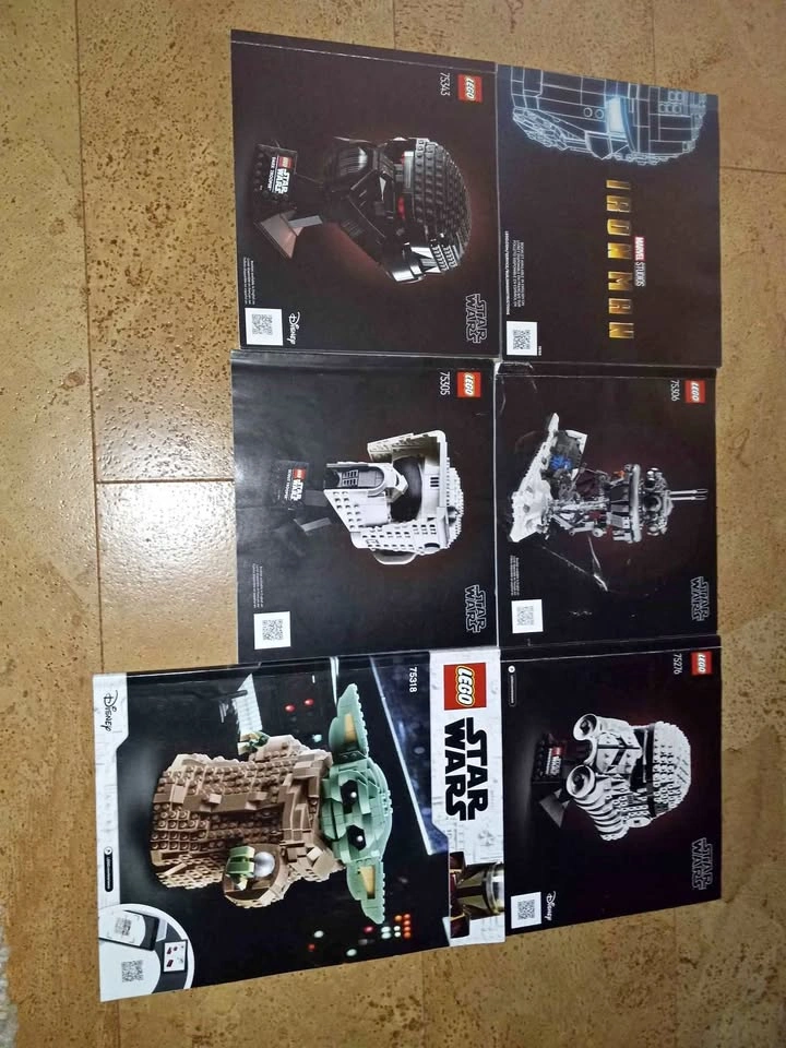 Lego Heads/displayable figurines