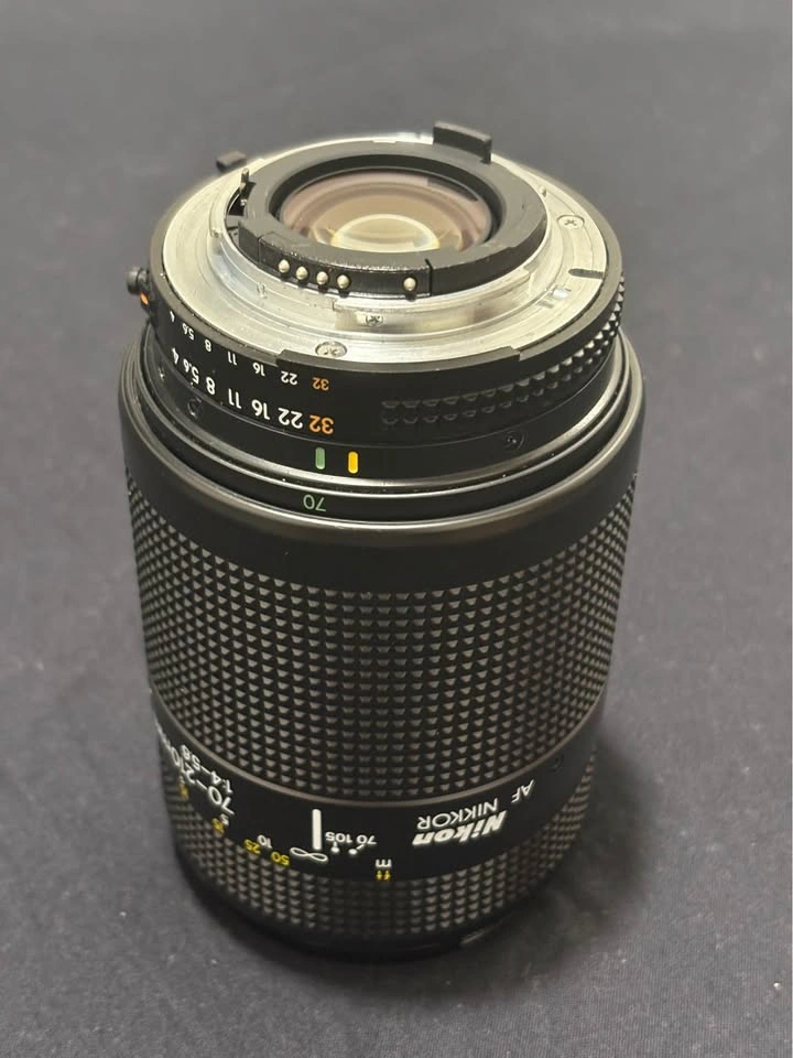Nikon AF 70-210mm Lens - photo 2