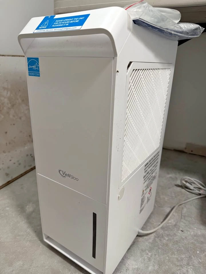 Dehumidifier Energy Star (100pint) 5000sq.Ft. + Warranty
