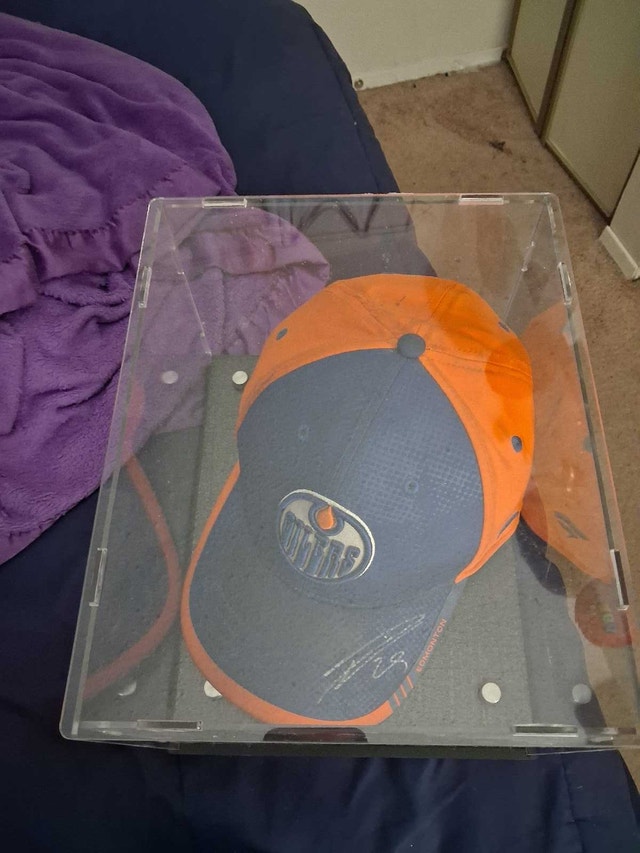 Edmonton Oilers Fanatics Autographed Hat in Display Case - photo 2