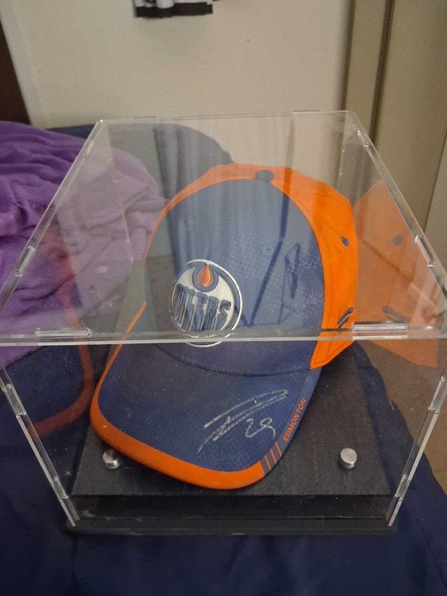 Edmonton Oilers Fanatics Autographed Hat in Display Case - photo 3