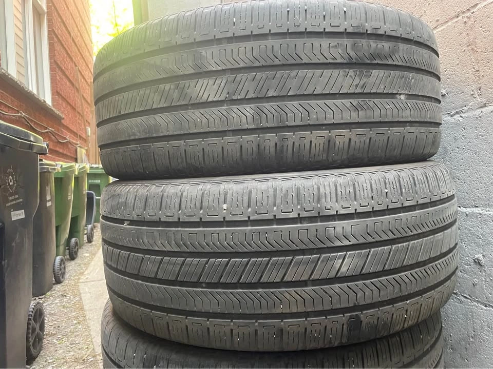 275/45R22 Continental All season Tires - set of 4 - photo 2