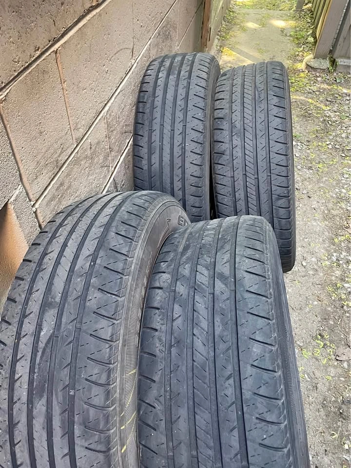 225/65R17 KELLY Tires - Set of 4