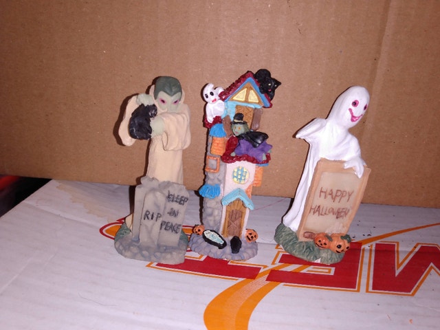 halloween decorations must go - photo 3