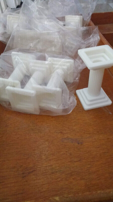 Used 4 Piece Grecian Pillars Plastic Cake Tier Supports 3 Inch