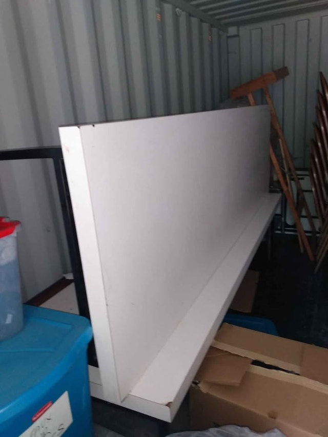 Heavy non-collapsible white laminate table with steel legs - photo 4