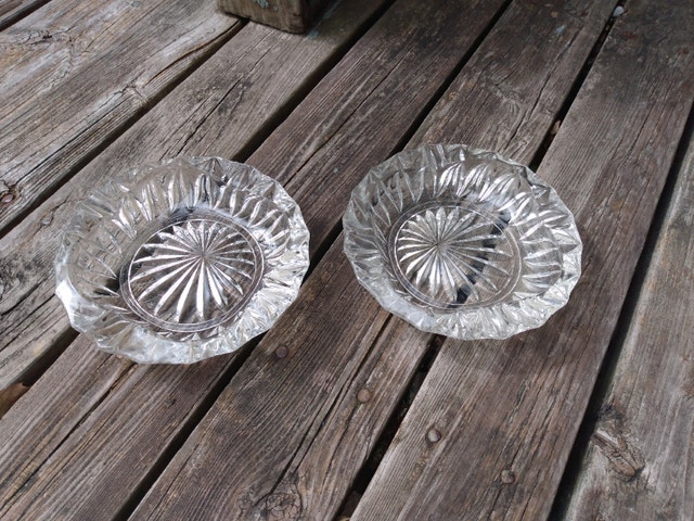 Vintage ashtray round glass clear 1 left - photo 3