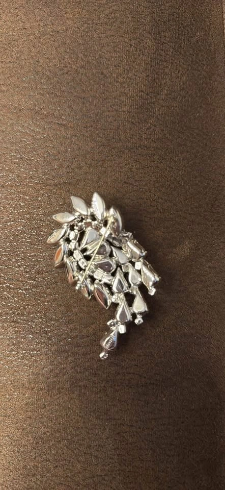 Vintage Signed Kramer Rhinestone Brooch - photo 3