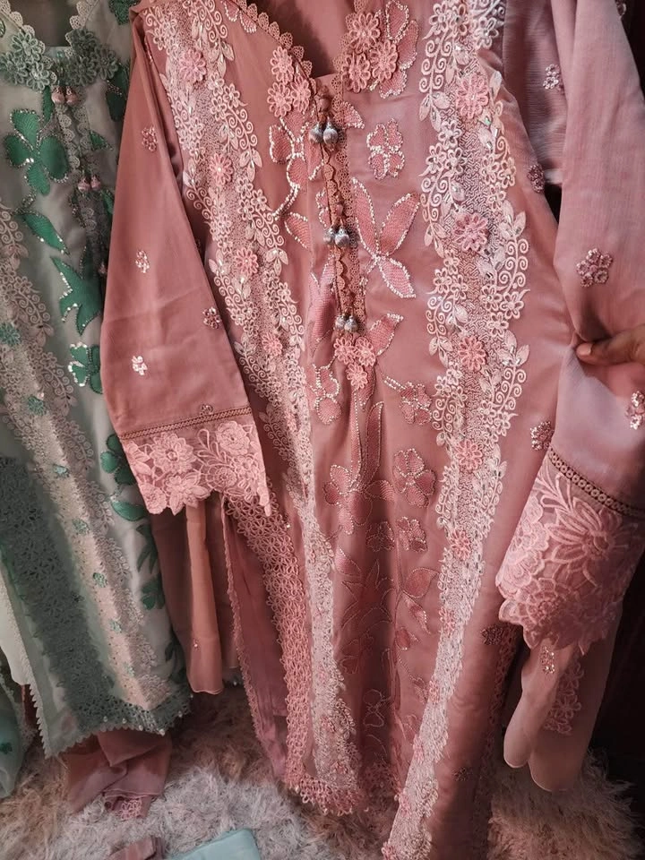 Maria B Inspired 3pcs Chiffon Chickenkari Embroidered Suit - photo 3
