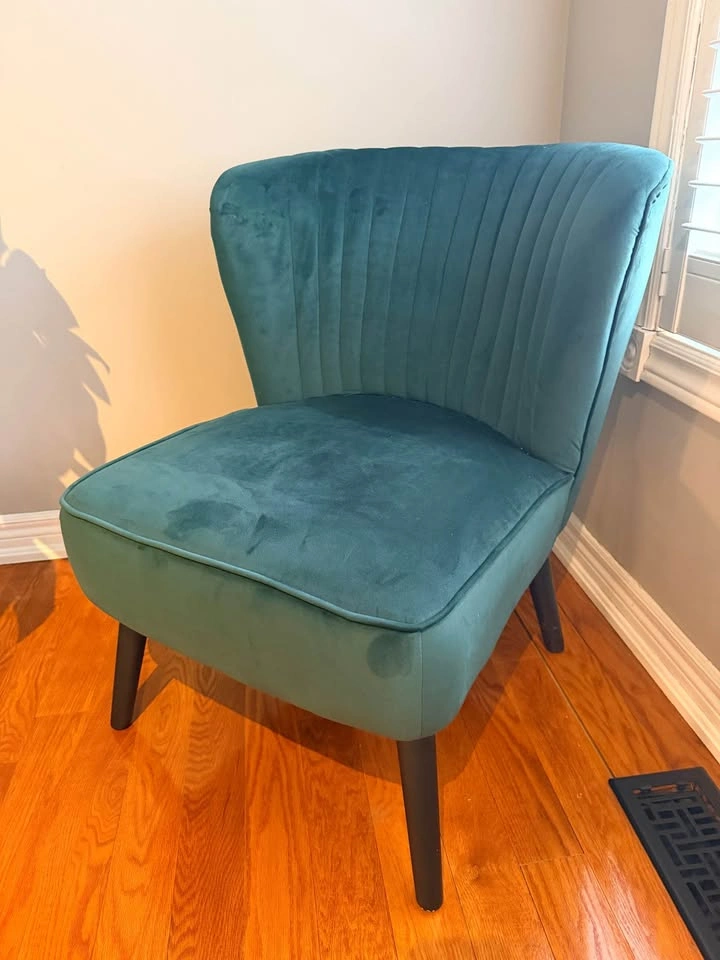 LIKE NEW Structube Accent Chair – Stunning Turquoise Green - photo 3