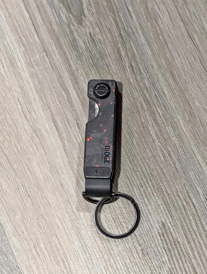 Ridge Carbon Fiber Key holder/organizer
