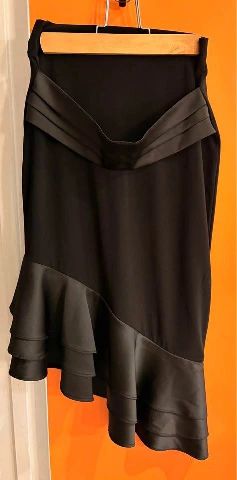 Black Asymmetrical Ruffle Hem Midi Skirt - S - photo 4