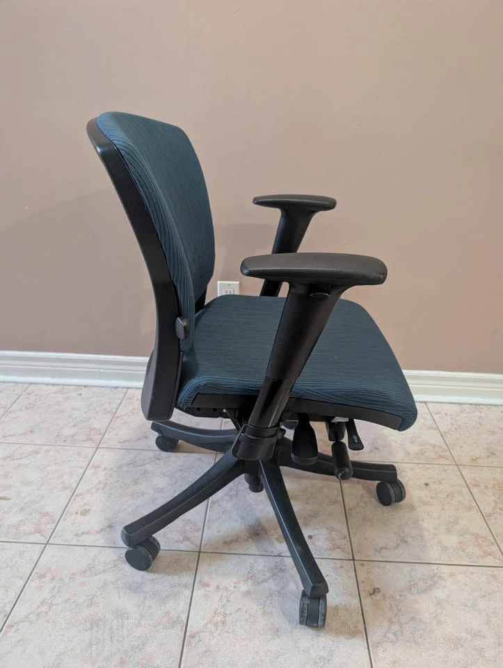 Teknion Amicus Ergonomic Office Chair - photo 3