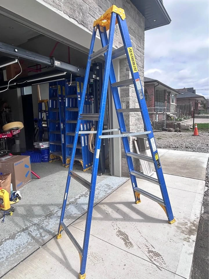 8 foot Featherlite Fiberglass Step Ladder