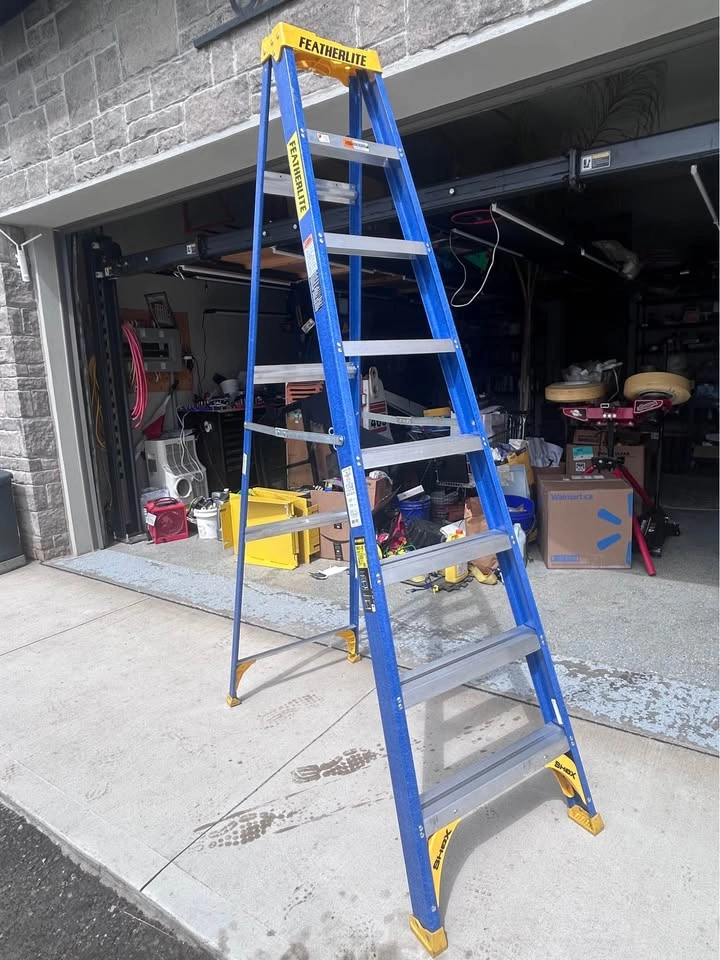 8 foot Featherlite Fiberglass Step Ladder - photo 2