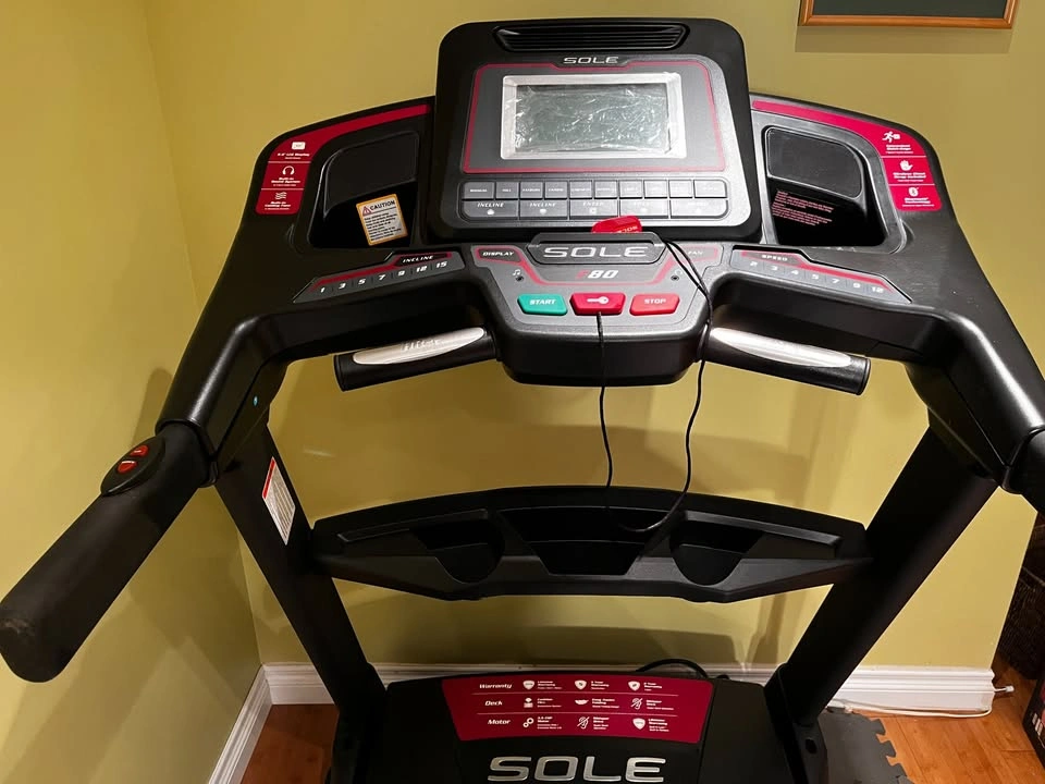 Sole F80 Treadmill – Excellent Condition - photo 2