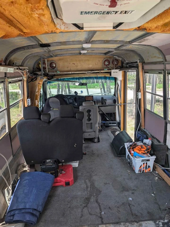 2000 Ford E350 Econoline Bus – 7.3 Powerstroke Diesel - photo 4