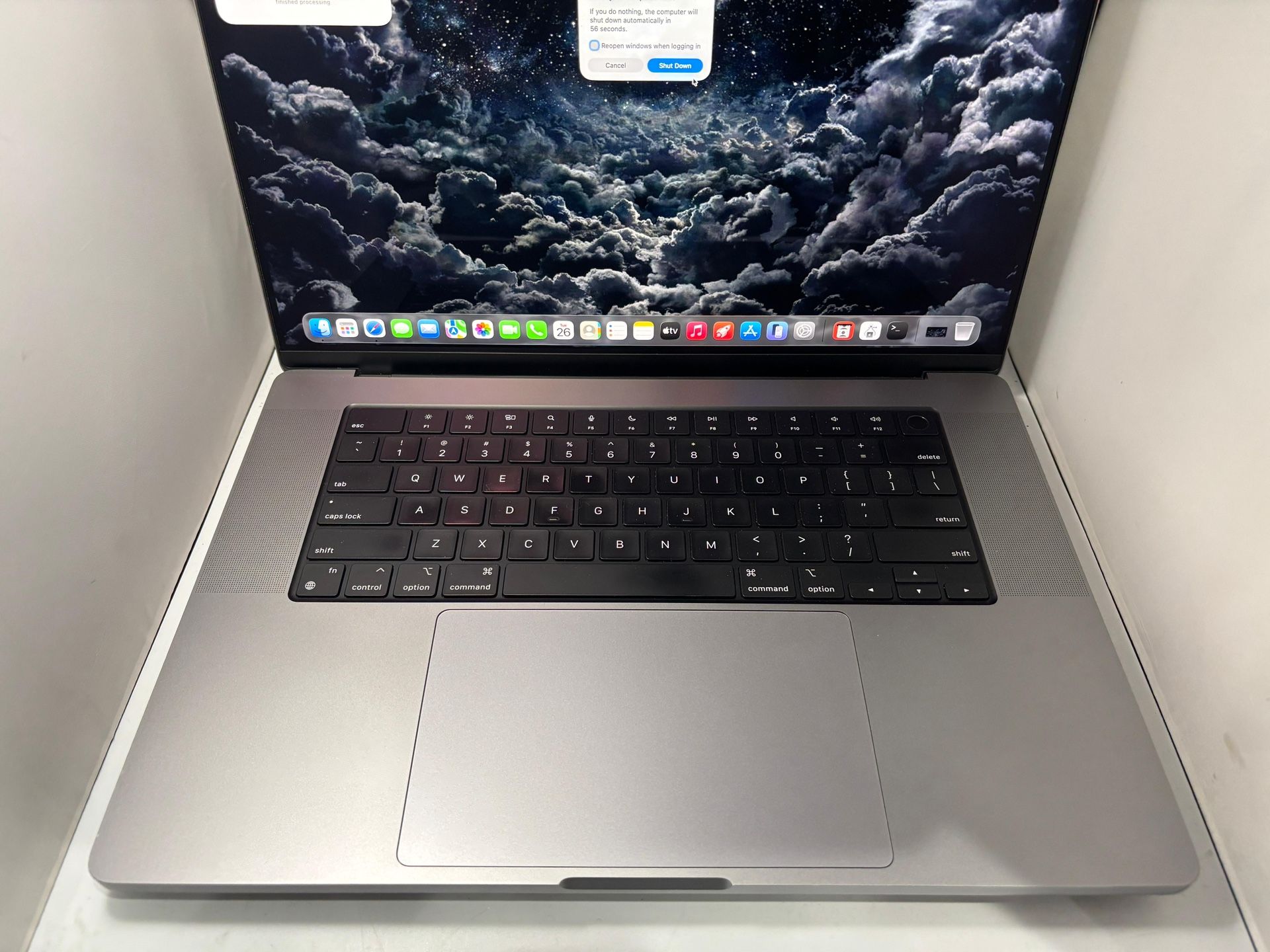 Apple MacBook Pro M1 PRO 16-inch 16GB 512GB - photo 2