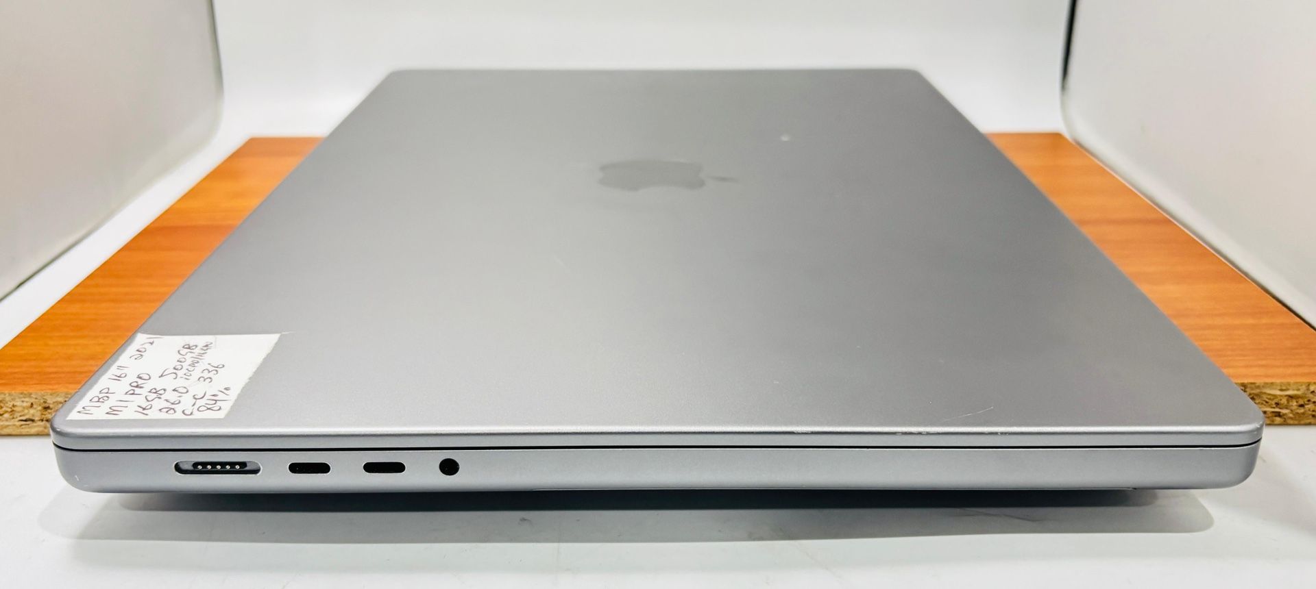 Apple MacBook Pro M1 PRO 16-inch 16GB 512GB - photo 3